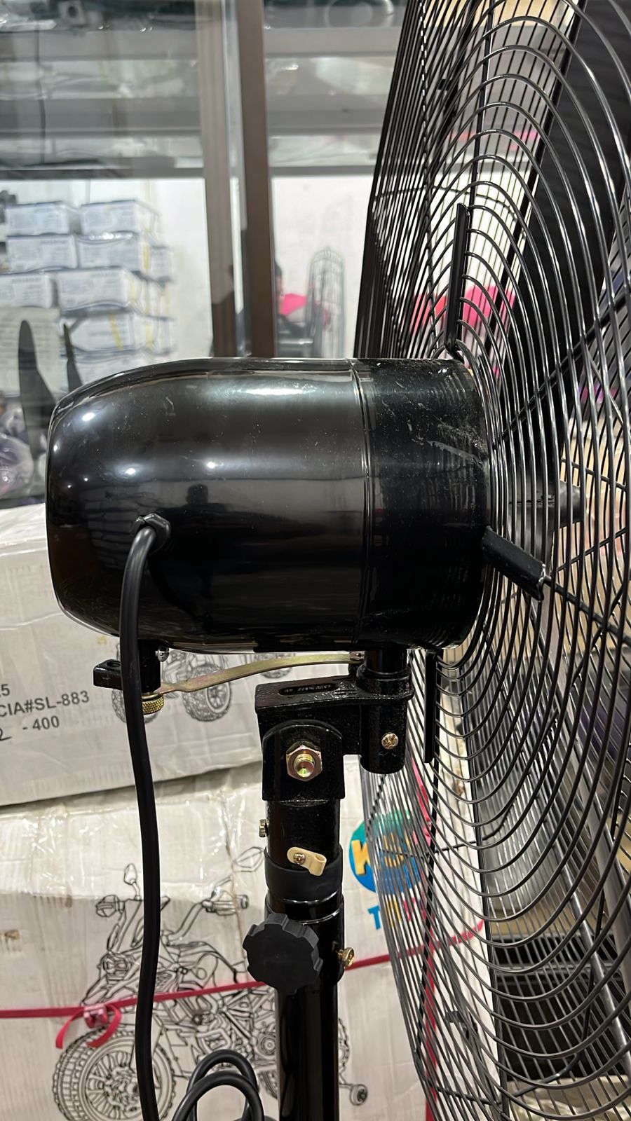 Ventilador Industrial Matusha 26” – Pedestal Metálico, Aspas de Aluminio y 3 Velocidades - Image 4